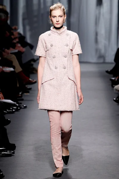 Look 18